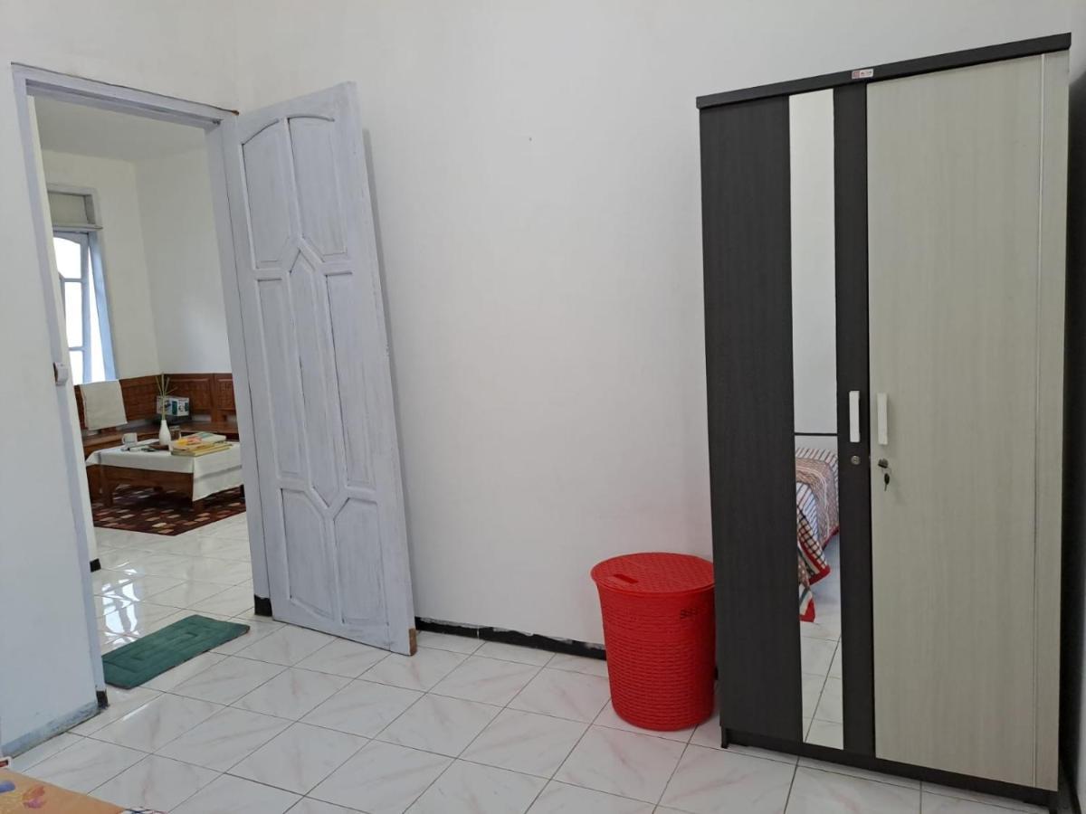 Indo Homestay Malang Exterior foto